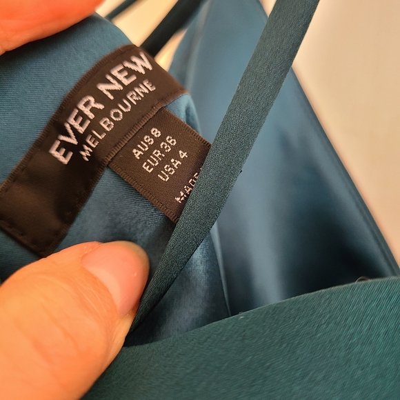 Jade green cocktail dree - Picture 2 of 3